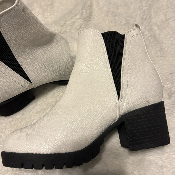 Mia Jody Chelsea Boot - Size 7.5 - Picture 15 of 16